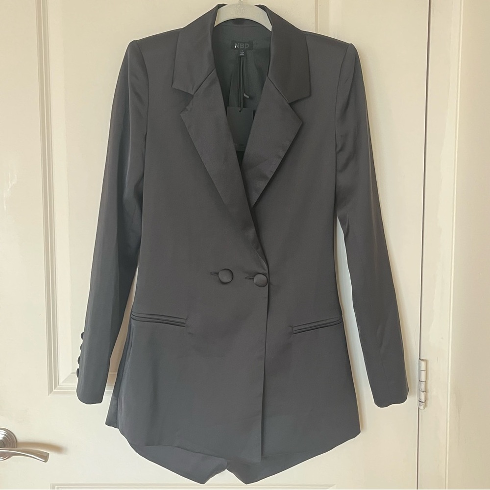 NWT NBD Black Satin Blazer Type Long Sleeve "Aria" Romper S - Picture 3 of 7
